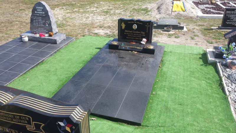 Headstone crafted from granite by Stoneworx - Memorials of Distinction in New Zealand.
