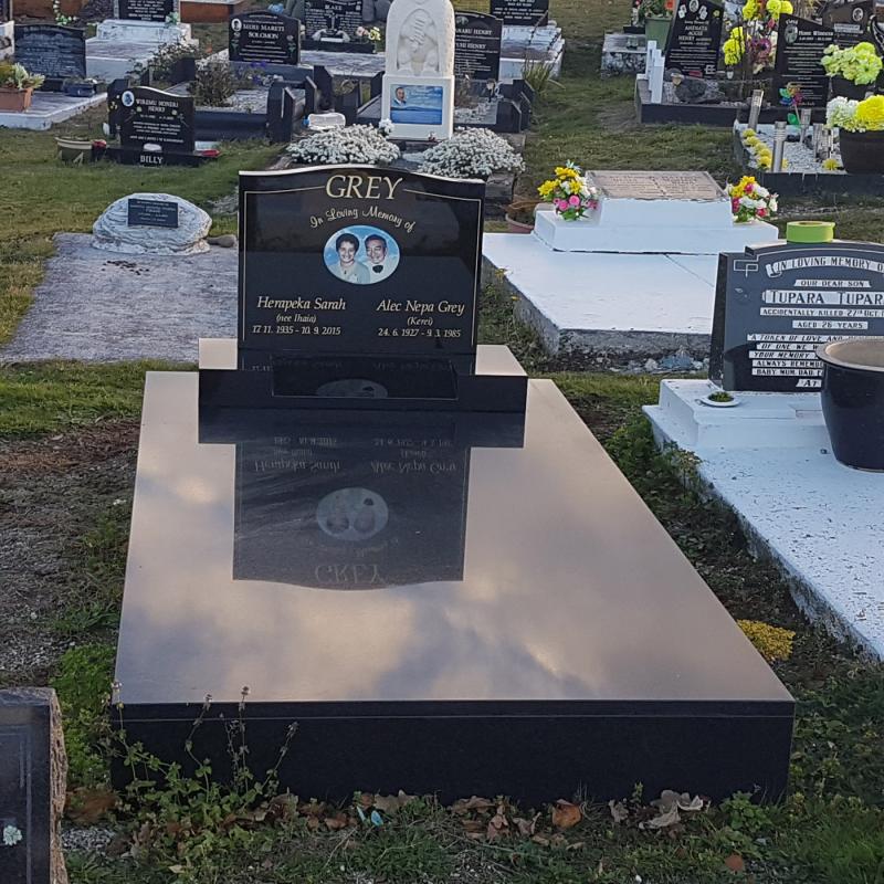 Headstone crafted from granite by Stoneworx - Memorials of Distinction in New Zealand.