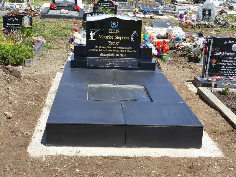 Headstone crafted from granite by Stoneworx - Memorials of Distinction in New Zealand.
