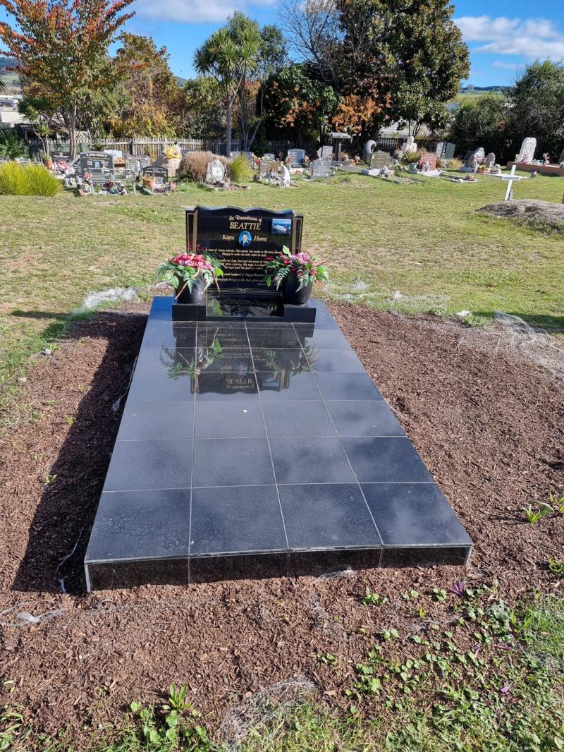 Headstone crafted from granite by Stoneworx - Memorials of Distinction in New Zealand.