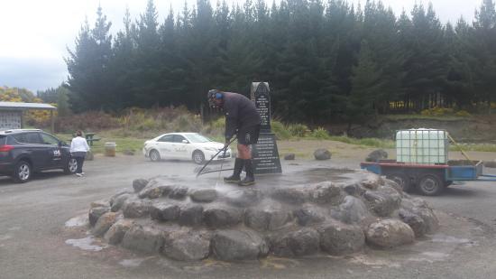 Headstone crafted from granite by Stoneworx - Memorials of Distinction in New Zealand.