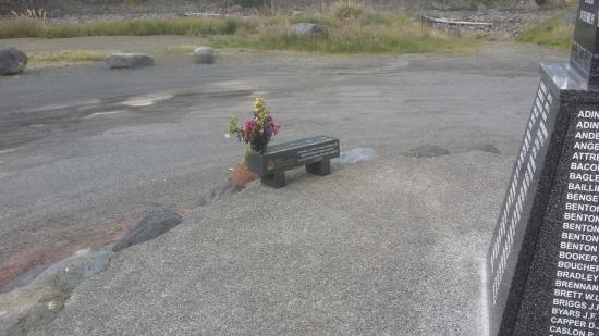 Headstone crafted from granite by Stoneworx - Memorials of Distinction in New Zealand.