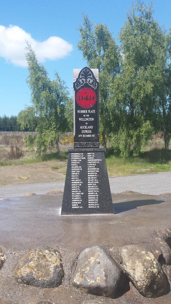 Headstone crafted from granite by Stoneworx - Memorials of Distinction in New Zealand.