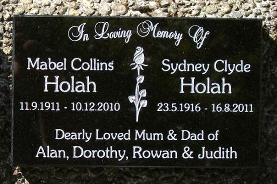 Headstone crafted from granite by Stoneworx - Memorials of Distinction in New Zealand.