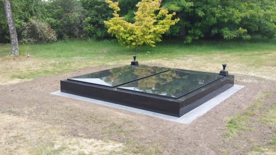 Headstone crafted from granite by Stoneworx - Memorials of Distinction in New Zealand.