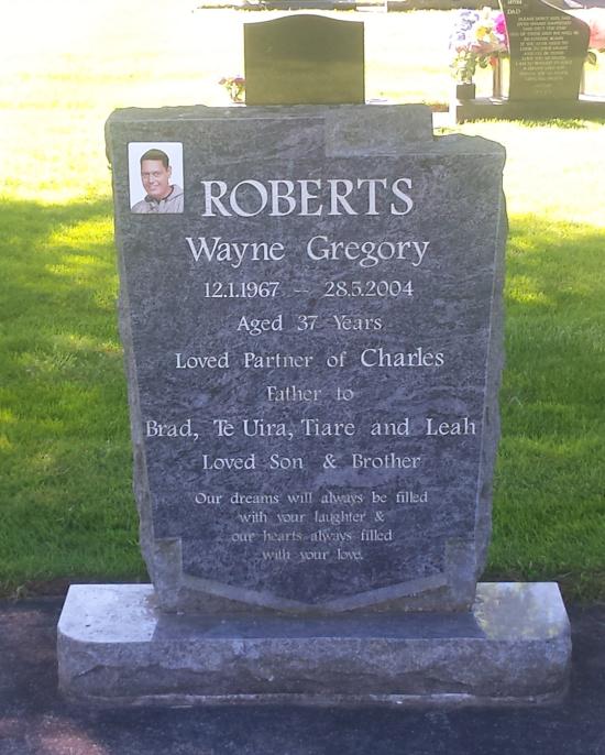 Headstone crafted from granite by Stoneworx - Memorials of Distinction in New Zealand.