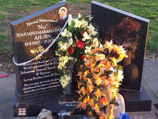 Headstone crafted from granite by Stoneworx - Memorials of Distinction in New Zealand.