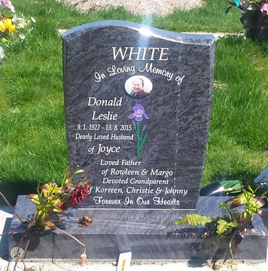 Headstone crafted from granite by Stoneworx - Memorials of Distinction in New Zealand.