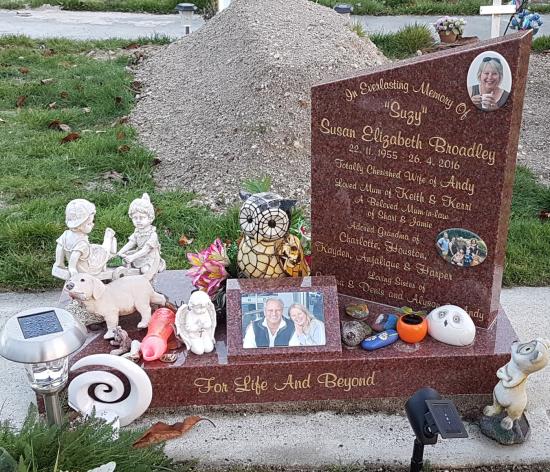 Headstone crafted from granite by Stoneworx - Memorials of Distinction in New Zealand.