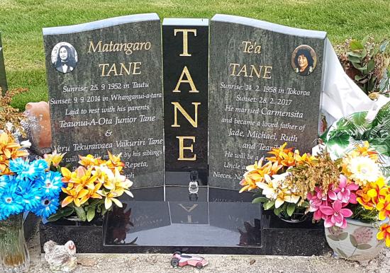 Custom companion headstone split low saddle with centre column crafted from granite by Stoneworx - Memorials of Distinction in New Zealand.