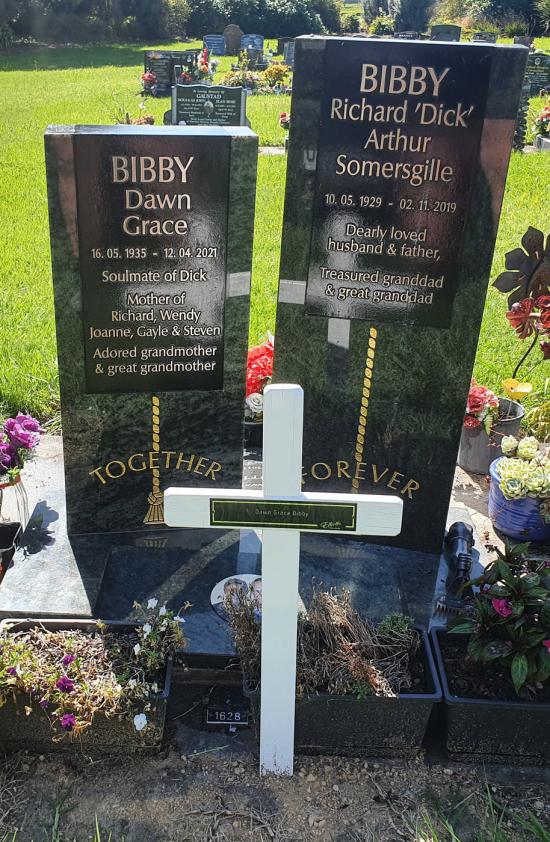 Headstone crafted from granite by Stoneworx - Memorials of Distinction in New Zealand.