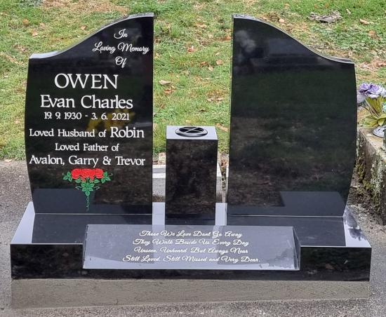Headstone crafted from granite by Stoneworx - Memorials of Distinction in New Zealand.