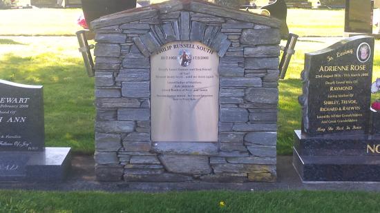Headstone crafted from granite by Stoneworx - Memorials of Distinction in New Zealand.