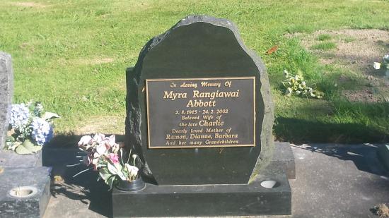 Headstone crafted from granite by Stoneworx - Memorials of Distinction in New Zealand.