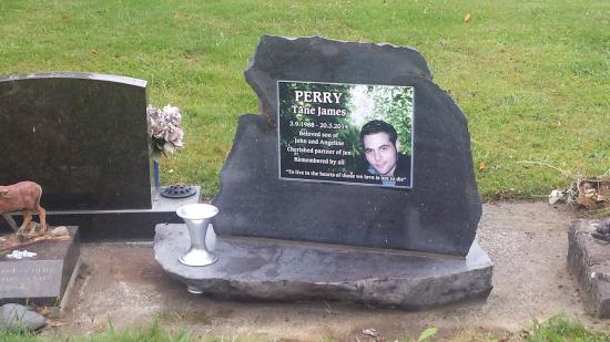 Headstone crafted from granite by Stoneworx - Memorials of Distinction in New Zealand.
