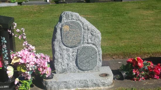 Headstone crafted from granite by Stoneworx - Memorials of Distinction in New Zealand.
