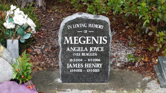 Headstone crafted from granite by Stoneworx - Memorials of Distinction in New Zealand.