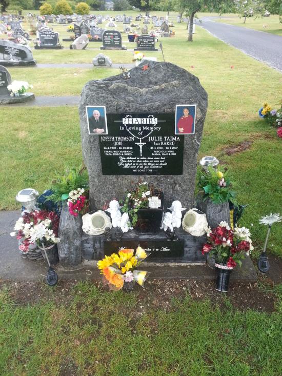 Headstone crafted from granite by Stoneworx - Memorials of Distinction in New Zealand.