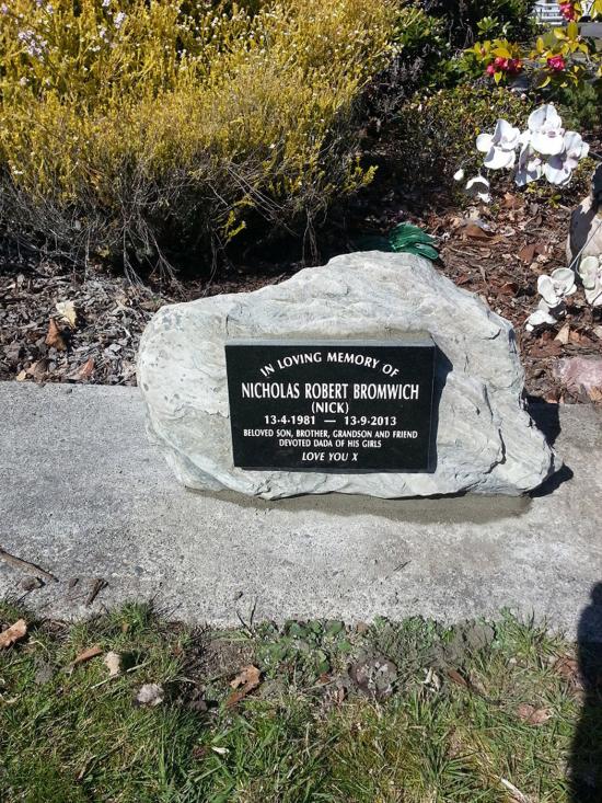 Headstone crafted from granite by Stoneworx - Memorials of Distinction in New Zealand.