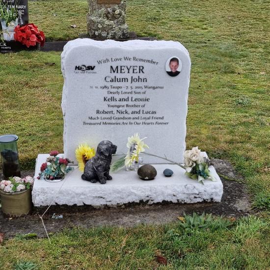 Headstone crafted from granite by Stoneworx - Memorials of Distinction in New Zealand.