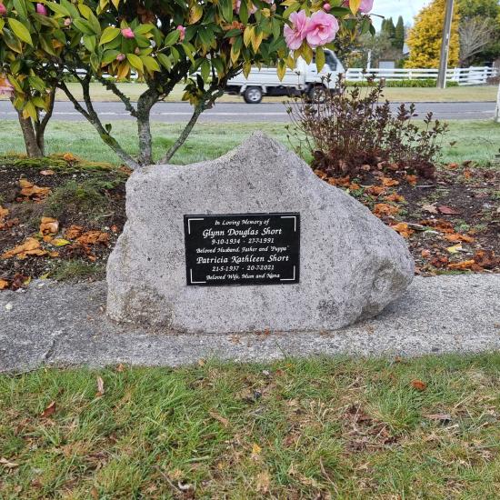 Headstone crafted from granite by Stoneworx - Memorials of Distinction in New Zealand.
