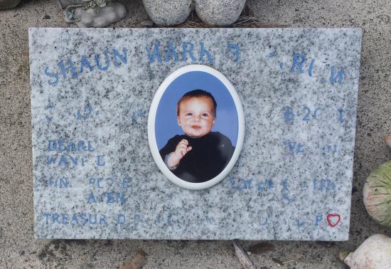 Headstone crafted from granite by Stoneworx - Memorials of Distinction in New Zealand.