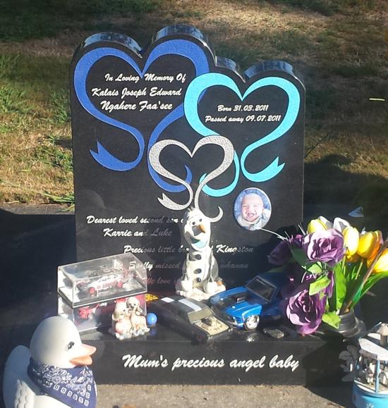 Headstone crafted from granite by Stoneworx - Memorials of Distinction in New Zealand.