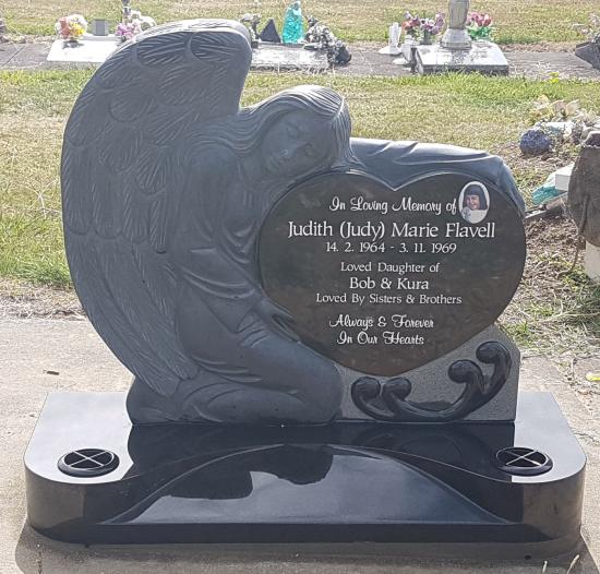 Headstone crafted from granite by Stoneworx - Memorials of Distinction in New Zealand.