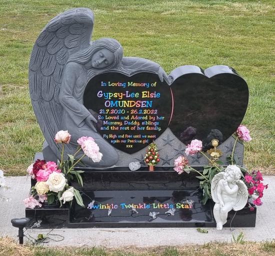 Headstone crafted from granite by Stoneworx - Memorials of Distinction in New Zealand.