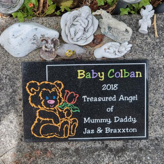 Headstone crafted from granite by Stoneworx - Memorials of Distinction in New Zealand.
