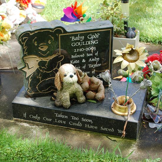 Headstone crafted from granite by Stoneworx - Memorials of Distinction in New Zealand.
