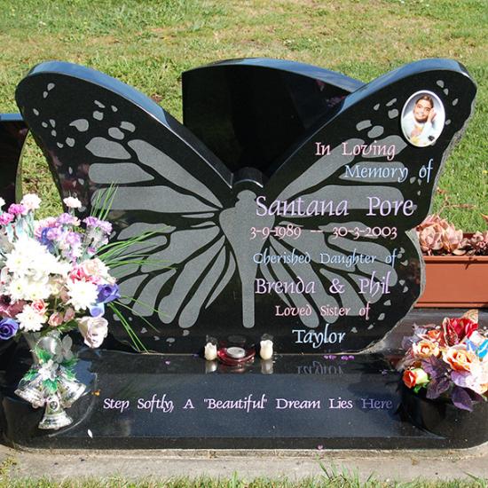 Headstone crafted from granite by Stoneworx - Memorials of Distinction in New Zealand.