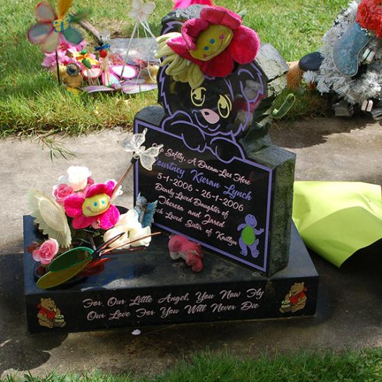 Headstone crafted from granite by Stoneworx - Memorials of Distinction in New Zealand.