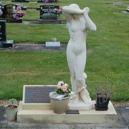 Headstone crafted from granite by Stoneworx - Memorials of Distinction in New Zealand.