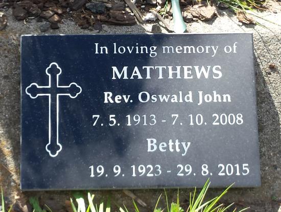 Cremation plaque crafted from granite by Stoneworx - Memorials of Distinction in New Zealand.