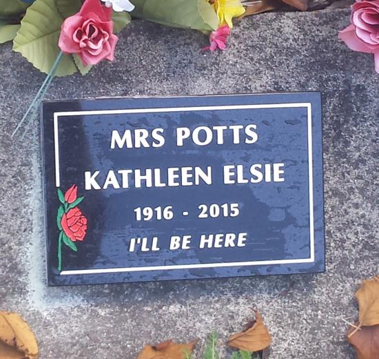 Cremation plaque crafted from granite by Stoneworx - Memorials of Distinction in New Zealand.
