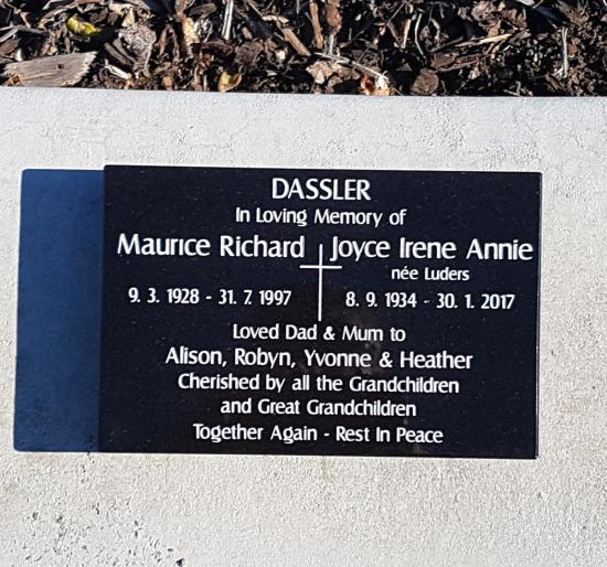 Cremation plaque crafted from granite by Stoneworx - Memorials of Distinction in New Zealand.