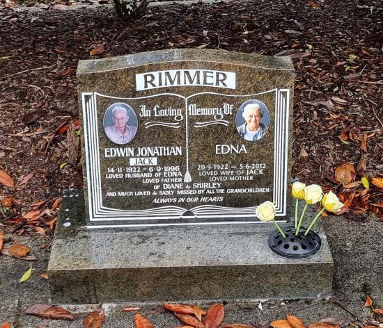 Headstone crafted from granite by Stoneworx - Memorials of Distinction in New Zealand.