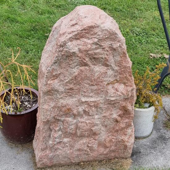 Headstone crafted from granite by Stoneworx - Memorials of Distinction in New Zealand.