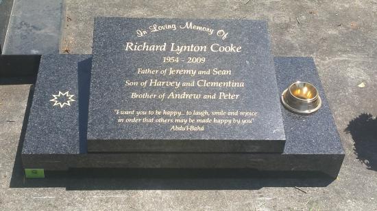 Low rise memorial in a classic square shape crafted from granite by Stoneworx - Memorials of Distinction in New Zealand.