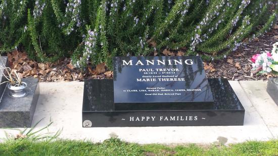 Low rise memorial in a classic square shape crafted from granite by Stoneworx - Memorials of Distinction in New Zealand.