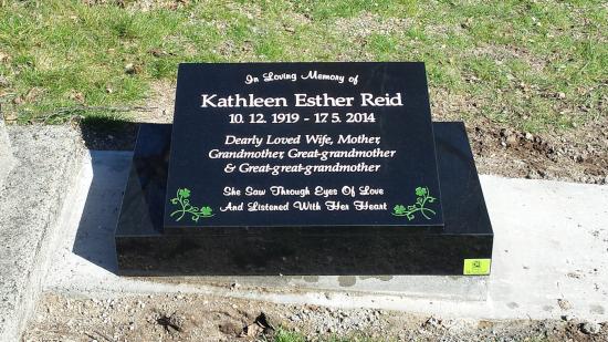 Low rise memorial in a classic square shape crafted from granite by Stoneworx - Memorials of Distinction in New Zealand.