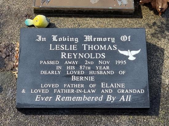 Low rise memorial in a classic square shape crafted from granite by Stoneworx - Memorials of Distinction in New Zealand.