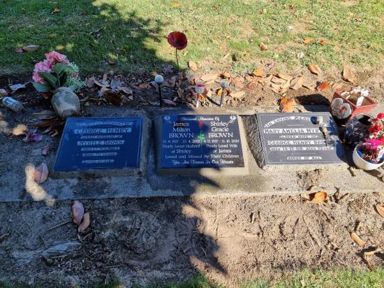Low rise memorials in square shape crafted from granite by Stoneworx - Memorials of Distinction in New Zealand.