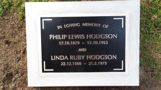 Headstone crafted from granite by Stoneworx - Memorials of Distinction in New Zealand.